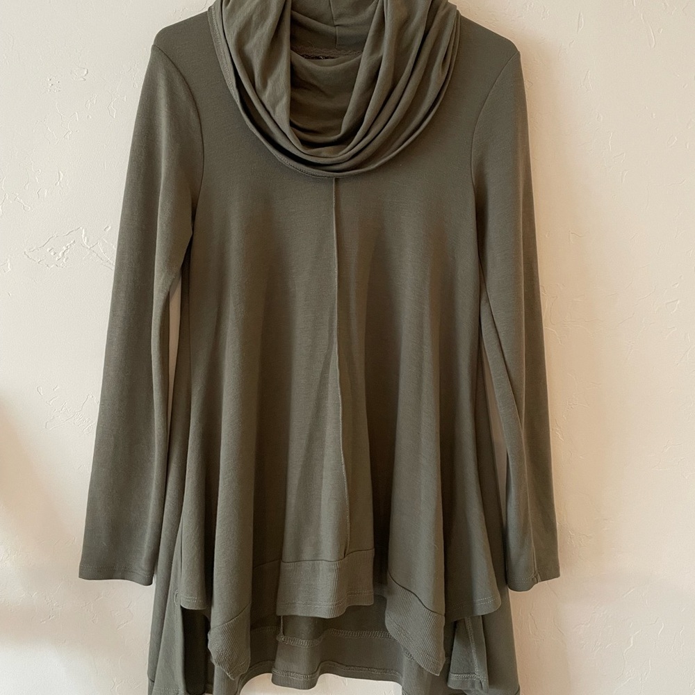 Cupio Cowl Tunic Top